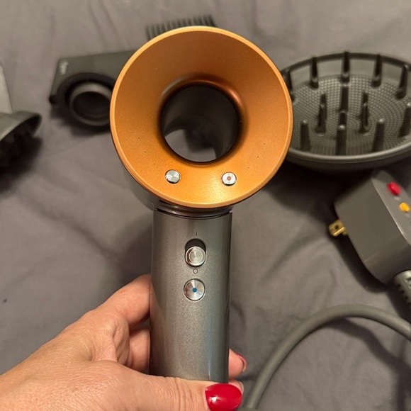 Dyson - Picture 4 of 6